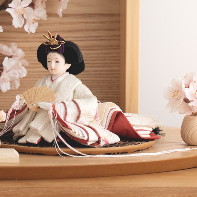 雛人形の衣装に注目!十二単の色と重ねに込められた意味と美しさ